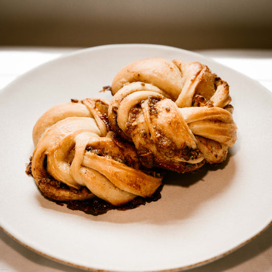 CARADMON, ORANGE AND PISTACHIO BABKA BUNS